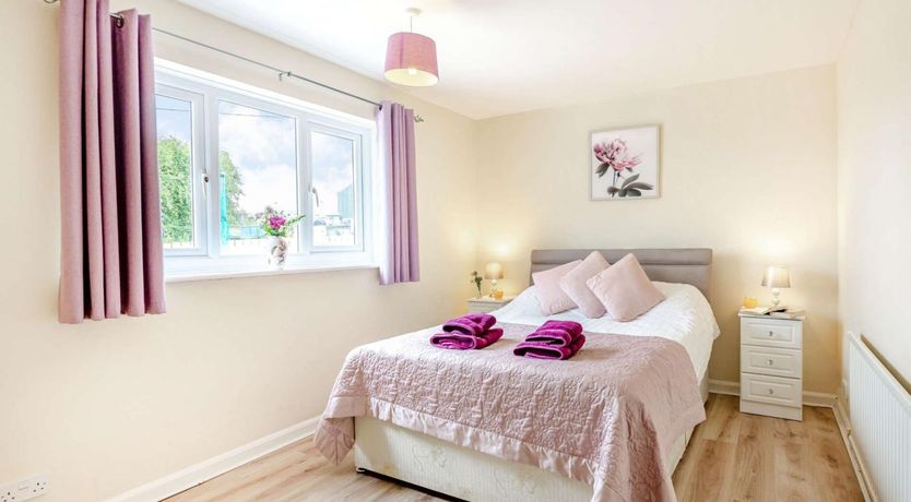 Photo of 4 Bed in Denbigh