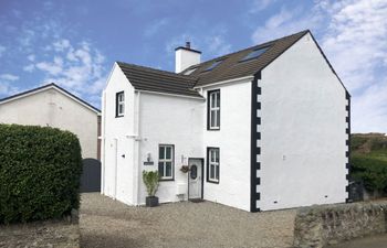 Trearddur View Holiday Cottage