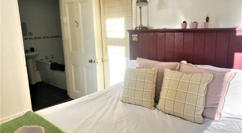 Photo of 3 Bed in Dulverton