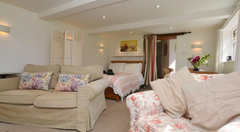 Photo of 2 Bed in Beaminster
