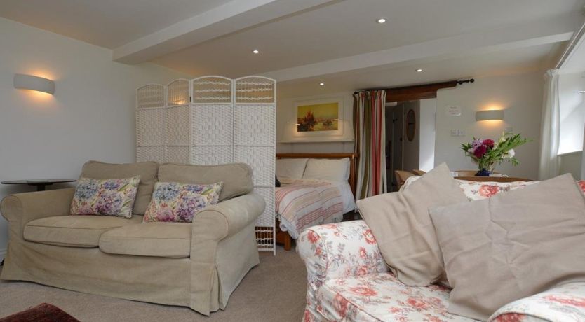 Photo of 2 Bed in Stoke Abbott