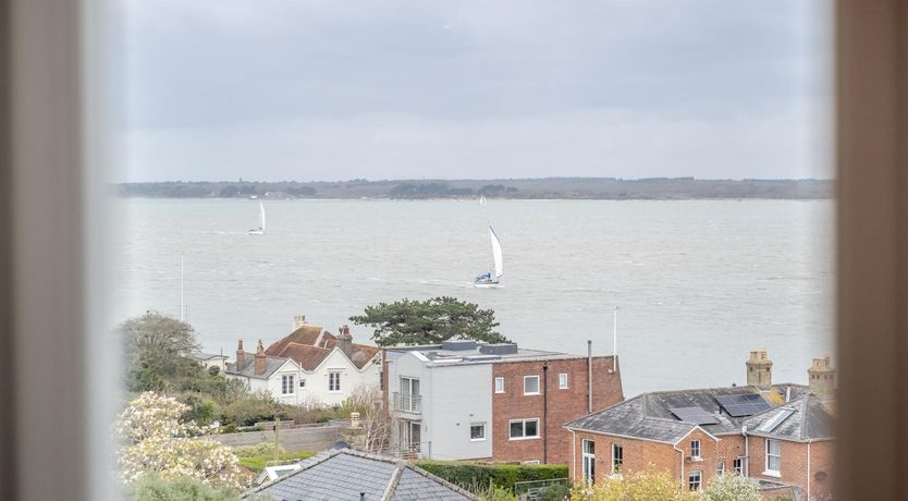 Photo of 3 Bed in Cowes