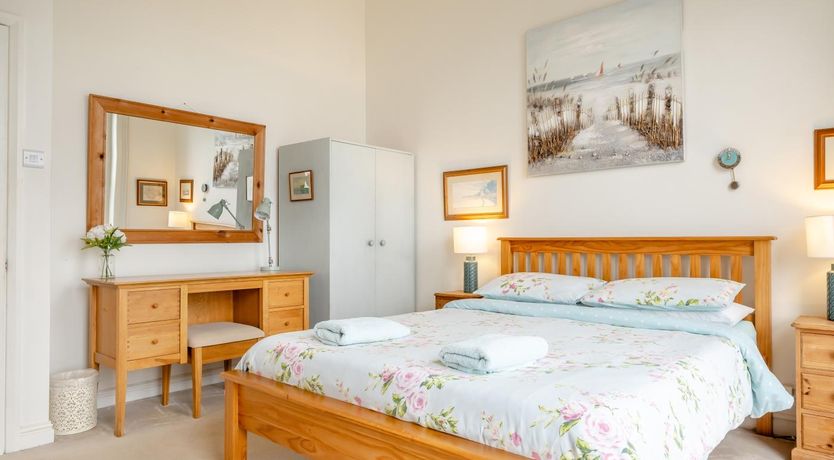 Photo of 3 Bed in Cowes