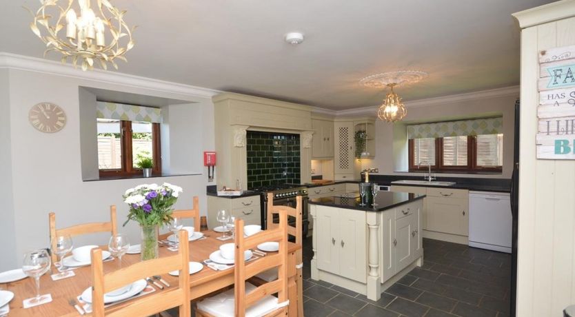 Photo of 3 Bed in South Molton