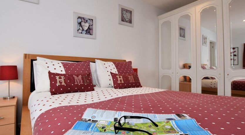 Photo of 1 Bed in Axminster