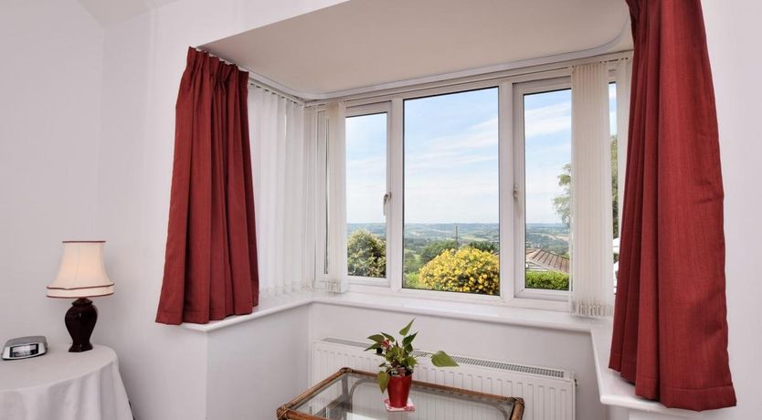 Photo of 1 Bed in Axminster