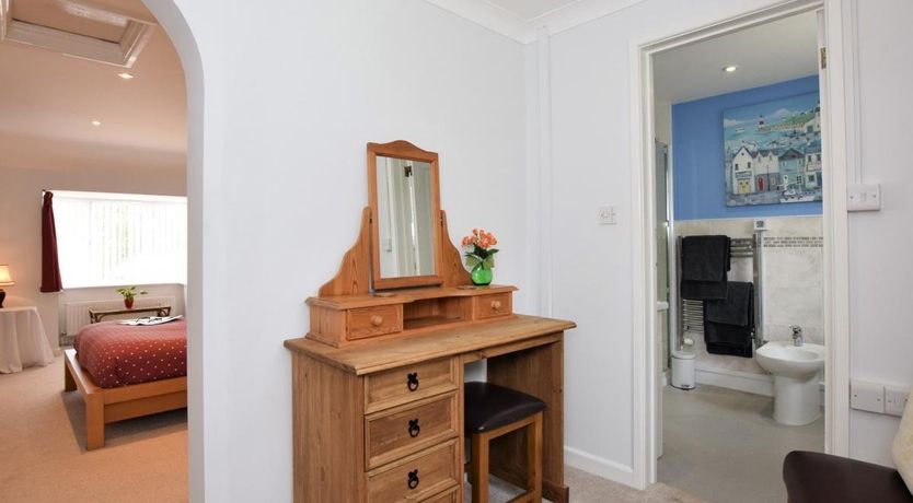 Photo of 1 Bed in Axminster