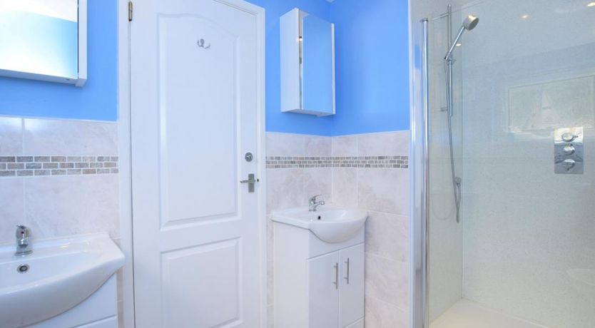 Photo of 1 Bed in Axminster