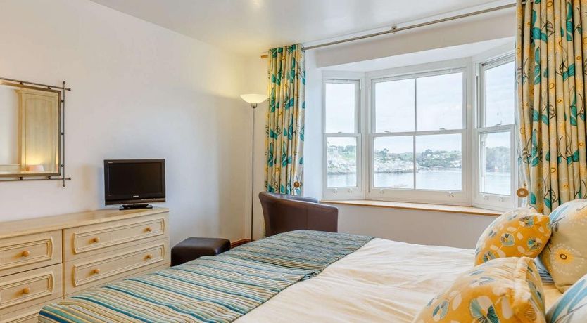 Photo of 3 Bed in Polruan