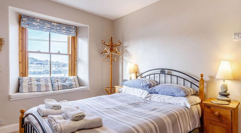 Photo of 4 Bed in Polruan