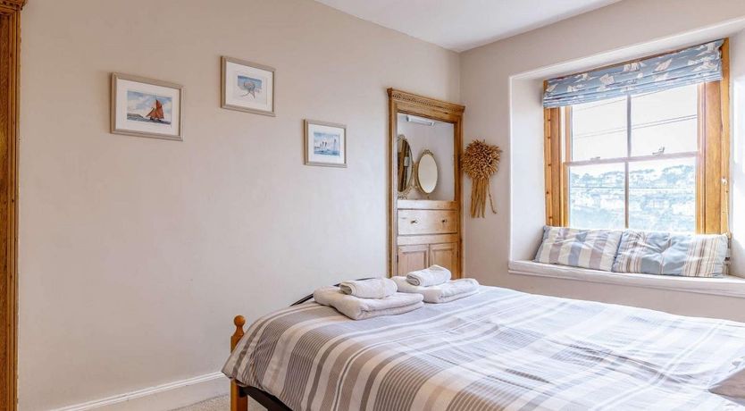 Photo of 4 Bed in Polruan