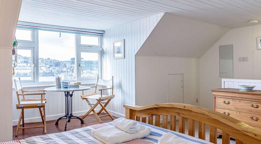 Photo of 4 Bed in Polruan