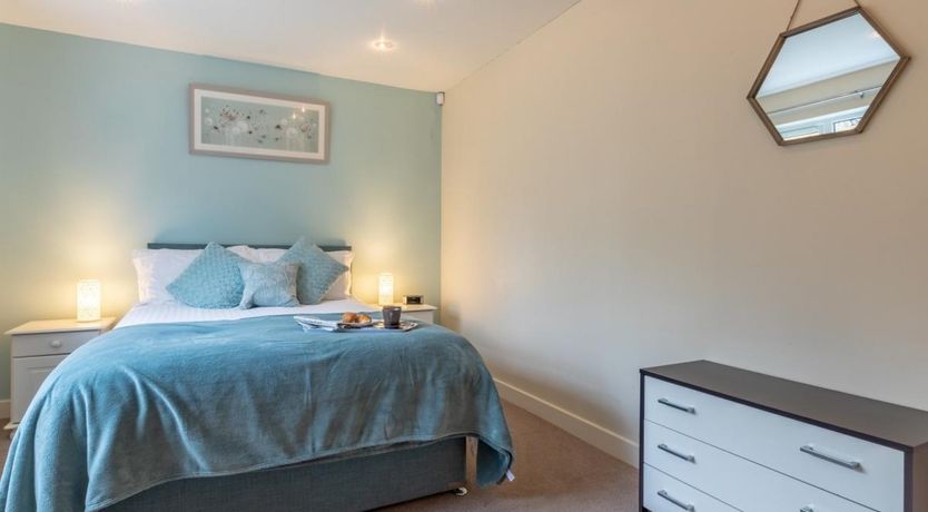 Photo of 4 Bed in Polruan