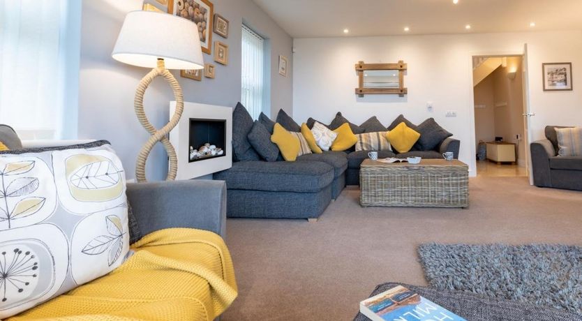 Photo of 4 Bed in Polruan