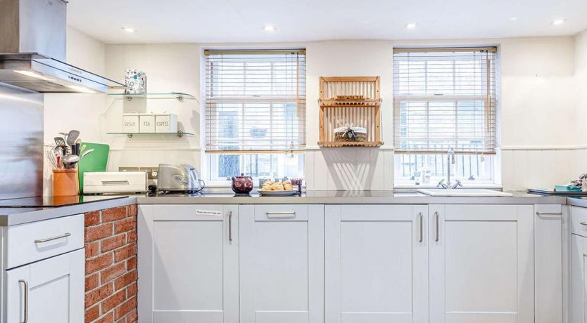 Photo of 2 Bed in Polruan