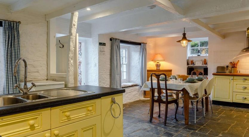 Photo of 2 Bed in Polruan