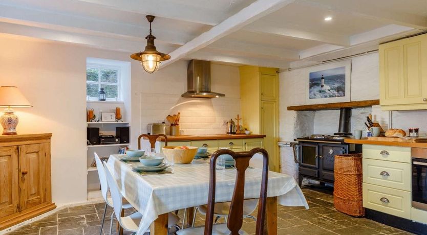 Photo of 2 Bed in Polruan