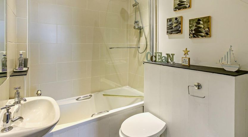 Photo of 2 Bed in Polruan