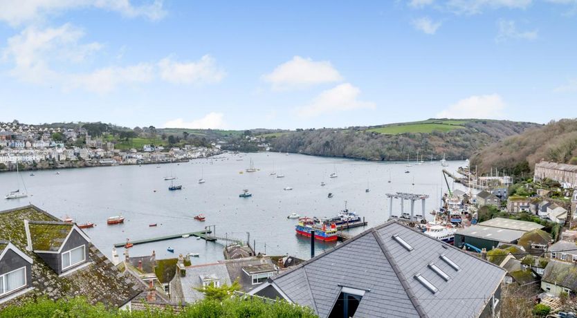 Photo of 4 Bed in Polruan