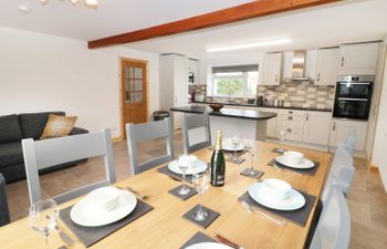 Ysgubor Fawr Holiday Cottage