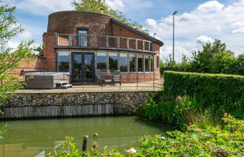 1 Bed in Stowmarket Holiday Cottage