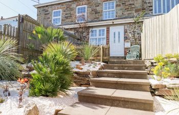 Alma House 2 Holiday Cottage