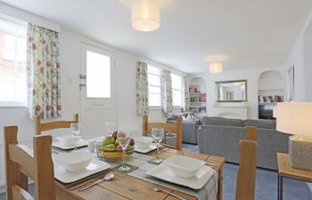 2 Trinity Street Holiday Cottage