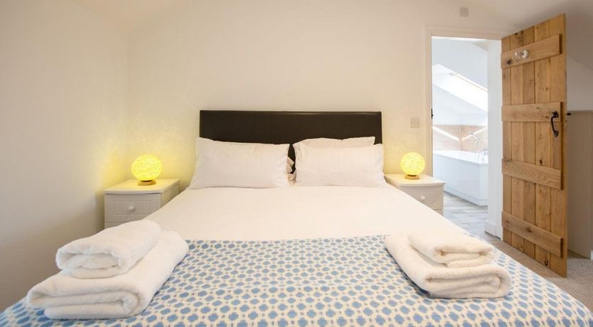 Photo of 3 Bed in Pentre-Cwrt