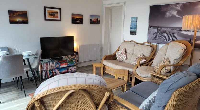 Photo of 3 Bed in Ferryside