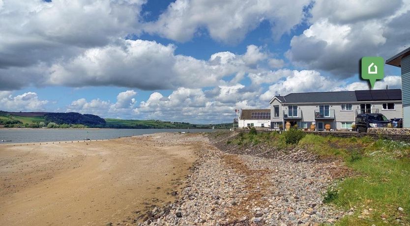 Photo of 3 Bed in Ferryside