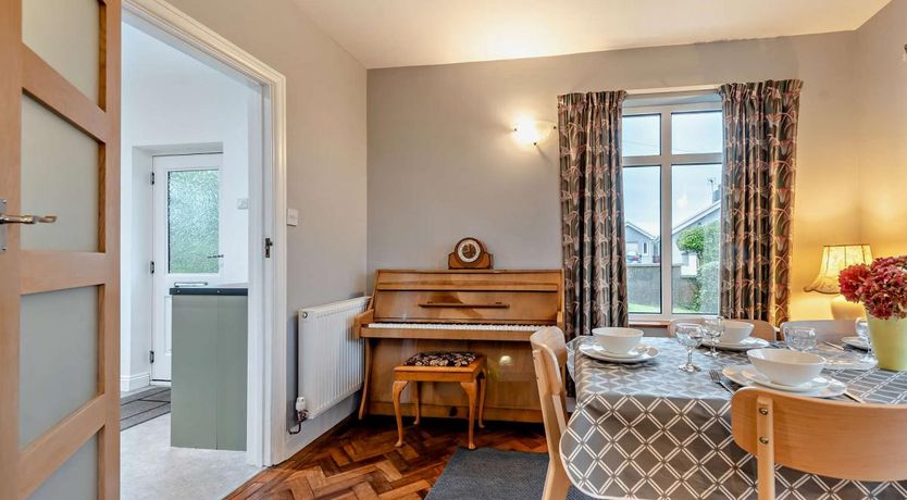 Photo of 4 Bed in Wisemans Bridge