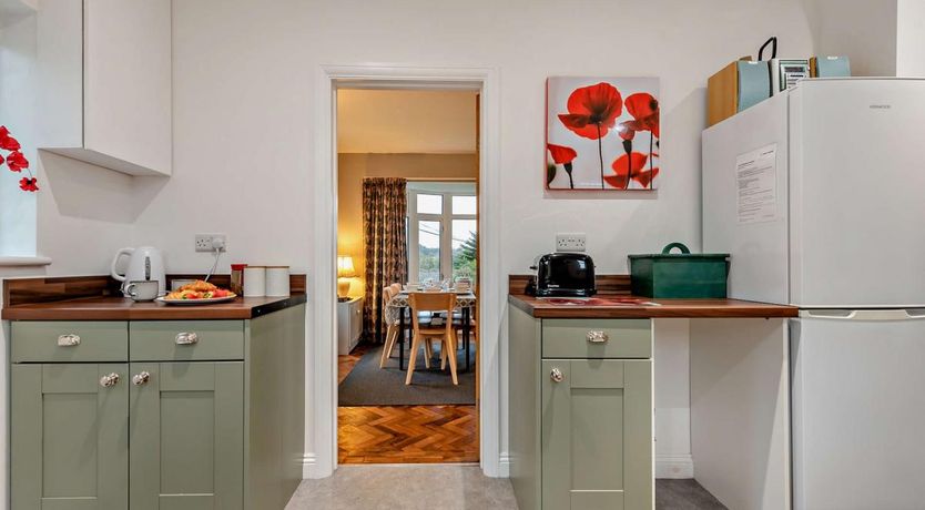 Photo of 4 Bed in Wisemans Bridge