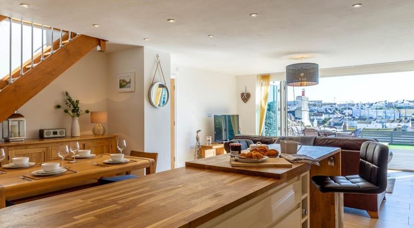 Photo of 3 Bed in Brixham