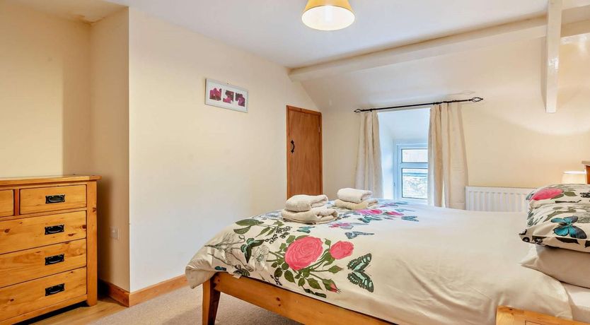 Photo of 2 Bed in Crickhowell