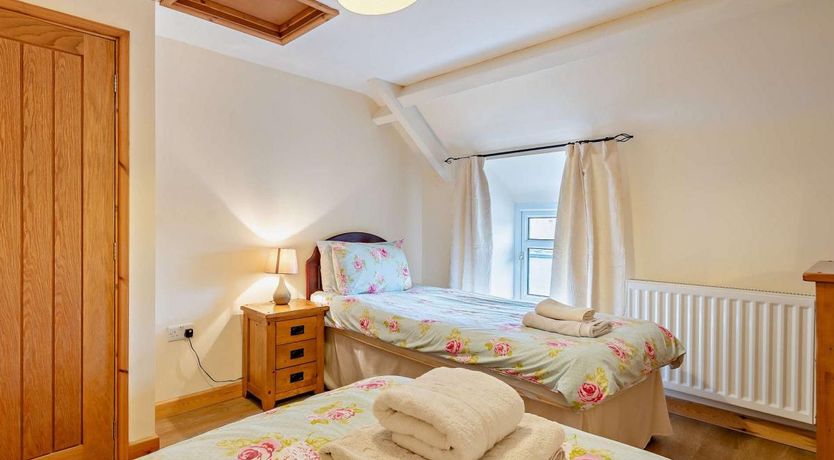 Photo of 2 Bed in Cwmdu