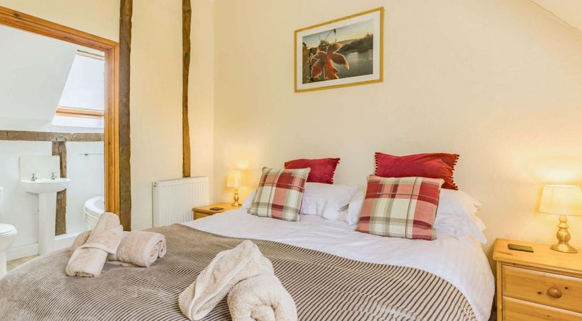 Photo of 3 Bed in Clifton-on-Teme