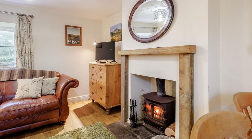 Photo of 2 Bed in Llandefalle