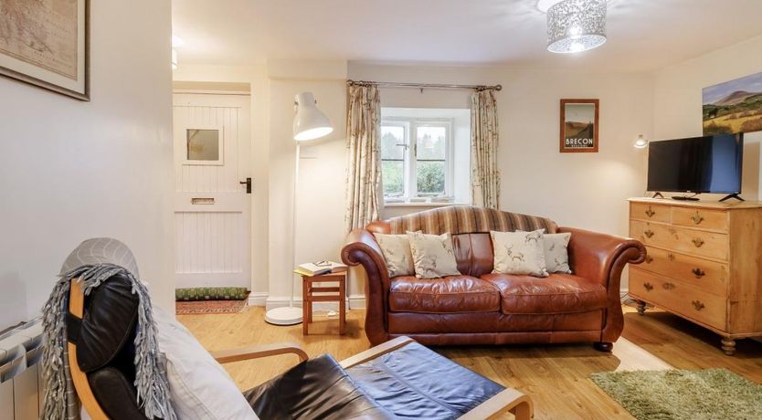 Photo of 2 Bed in Llandefalle