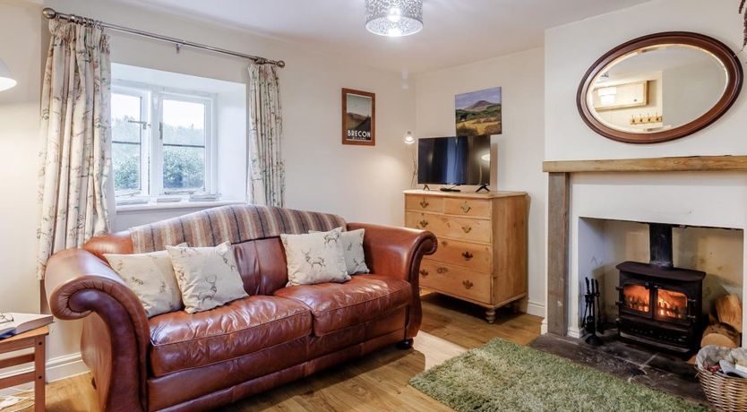 Photo of 2 Bed in Llandefalle