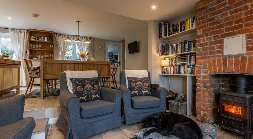 Photo of 2 Bed in Sway