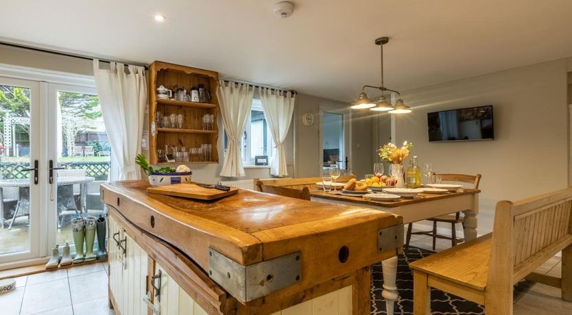 Photo of 2 Bed in Sway