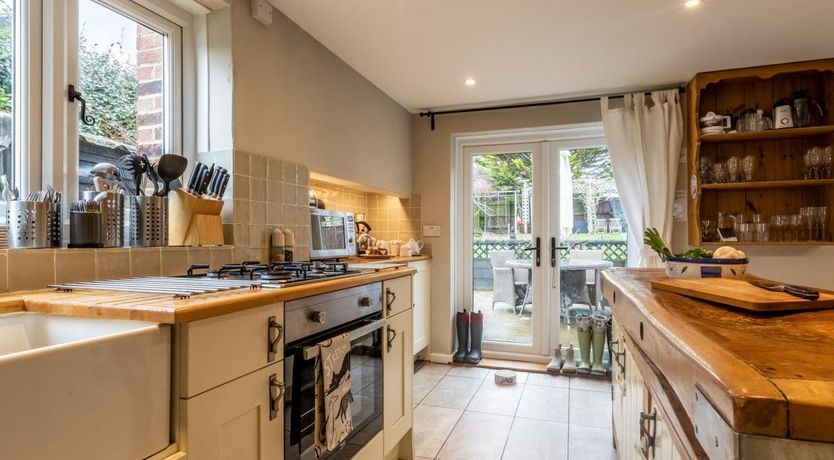 Photo of 2 Bed in Sway