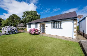 1 Bro Dwylan Holiday Cottage