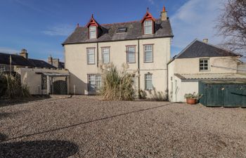 1 Seafield Street Holiday Cottage