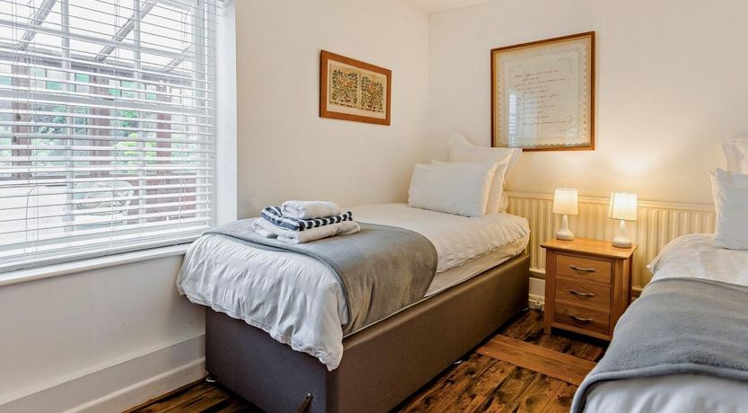 Photo of 2 Bed in Pett Level