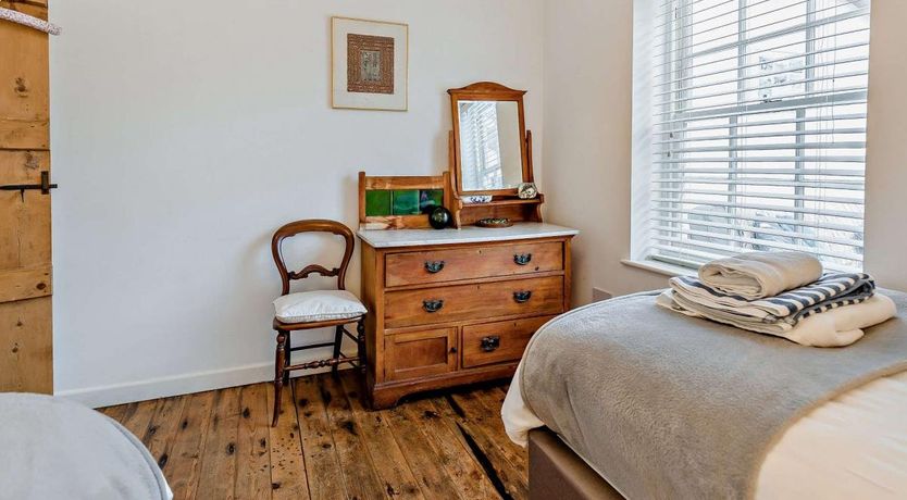 Photo of 2 Bed in Pett Level