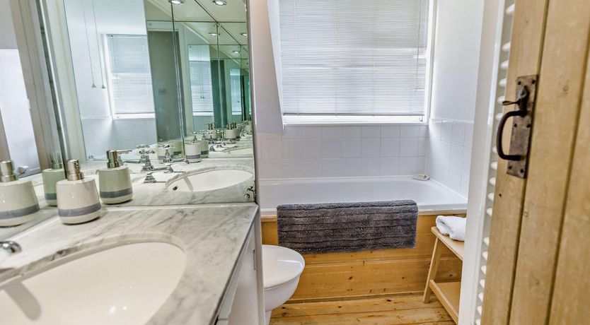 Photo of 2 Bed in Pett Level