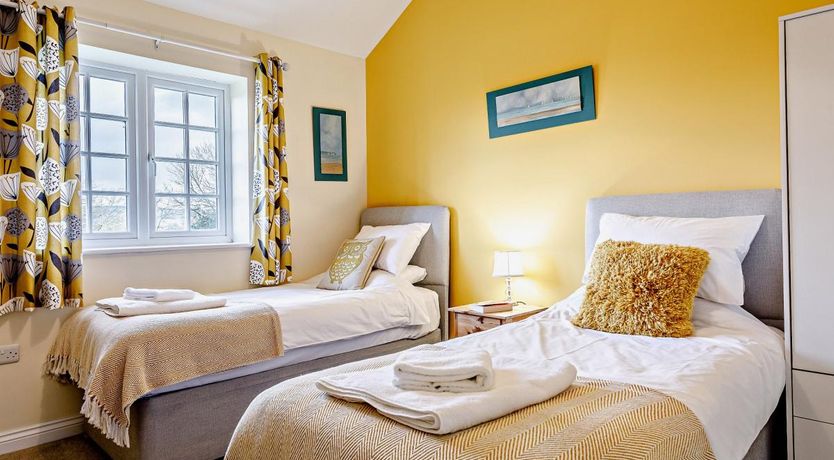 Photo of 4 Bed in Theale