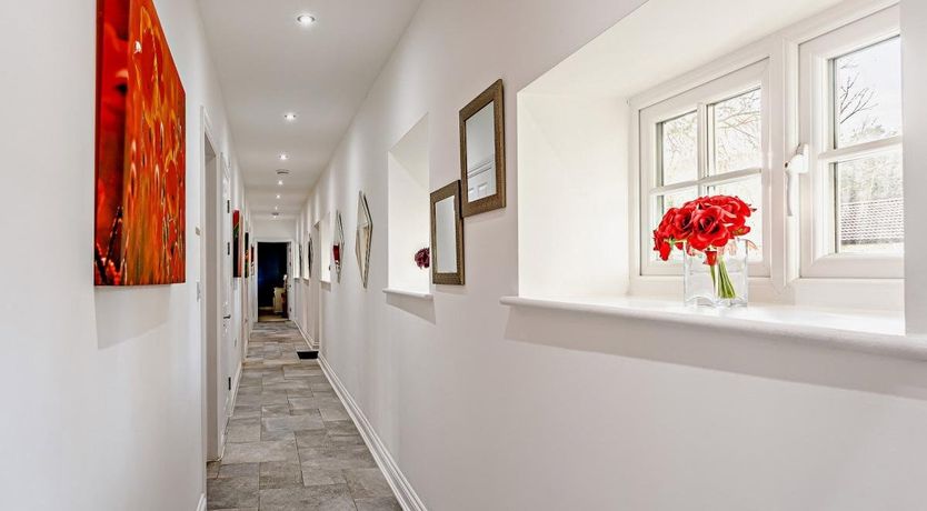 Photo of 4 Bed in Theale