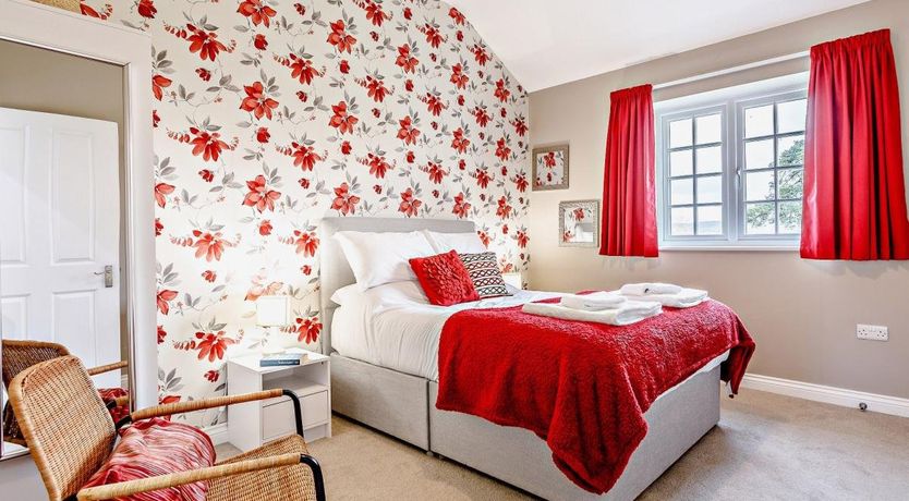 Photo of 4 Bed in Theale